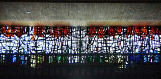 VIDRIERAS DE LA BASÍLICA DE LA VIRGEN DEL CAMINO